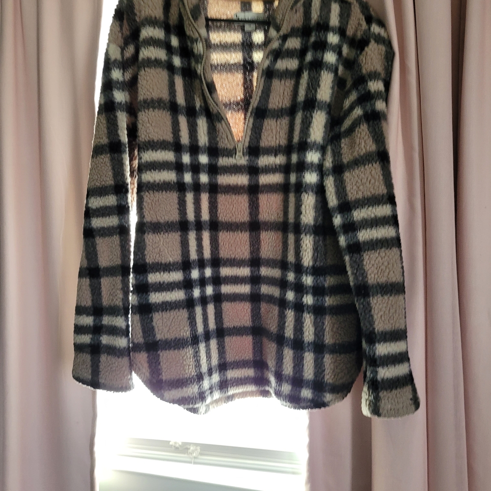 Koolaburra by UGG Plaid Sherpa Quarter-Zip Pullover in Beige and Black